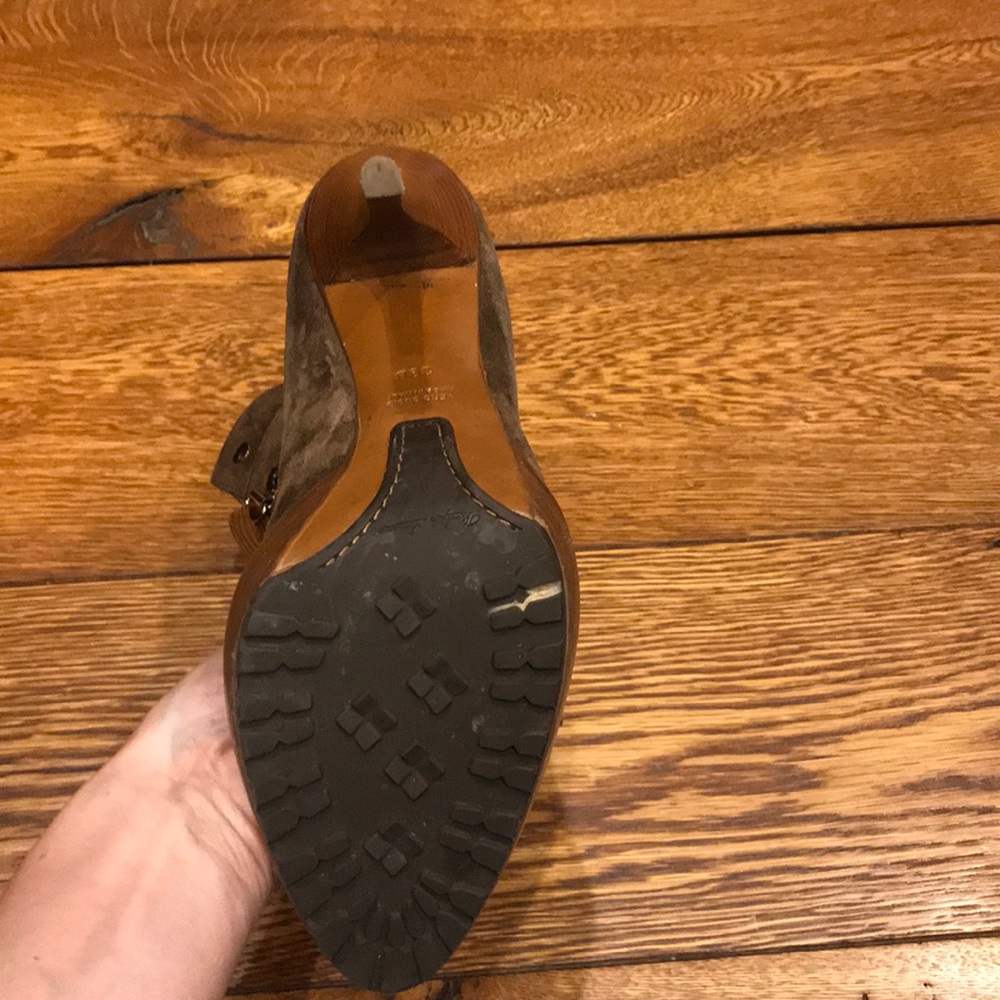 Suede Ralph Lauren Purple Label Bootie. - Picture 3 of 4